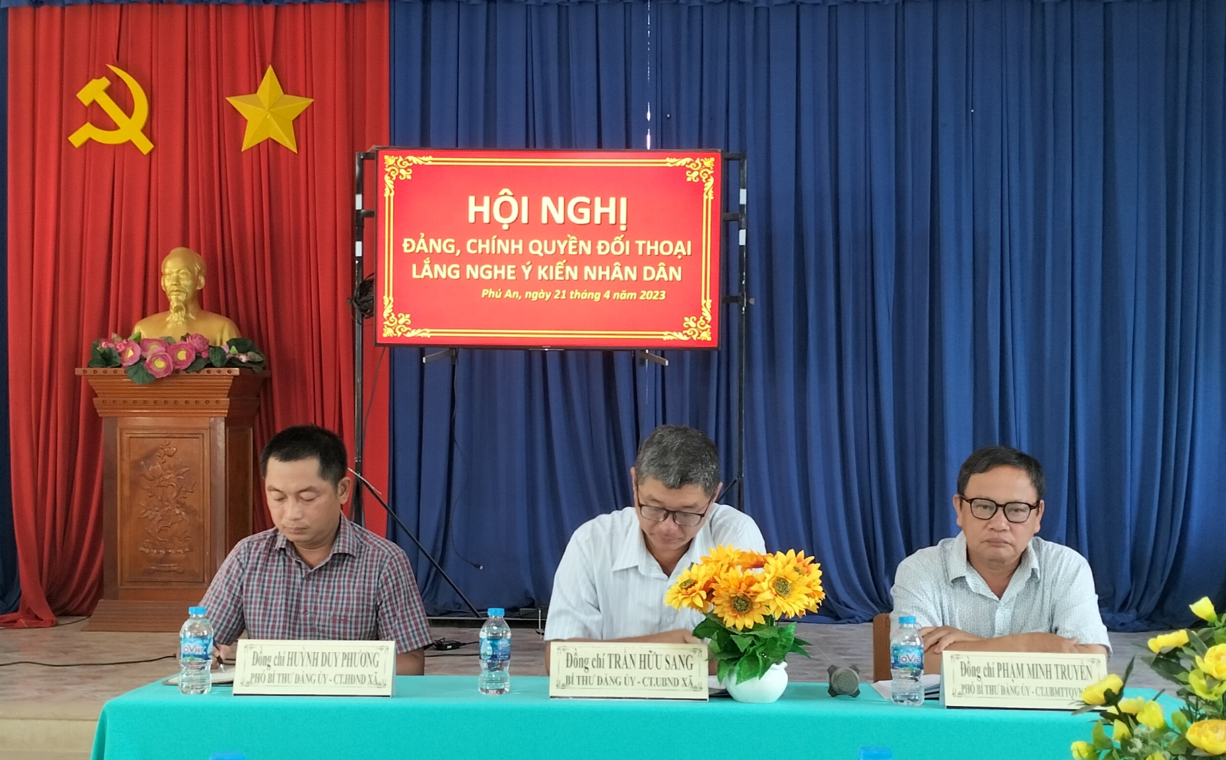 Đảng uy - UBND - UBMTTQ